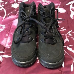 Nike Jordan’s with air pockets in heal Boys 6.5Y